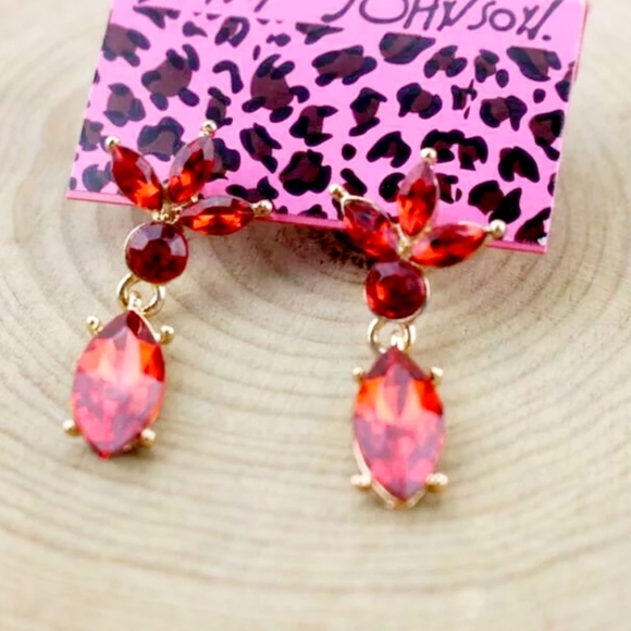 Gold plated red crystal flower necklace earrings set - Picture 7 of 9